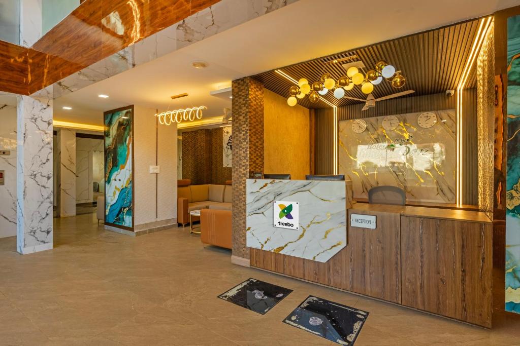 Treebo Premium Emerald Dove