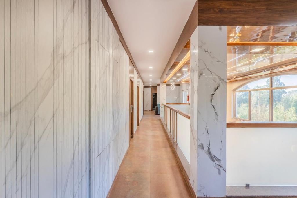 Treebo Premium Emerald Dove