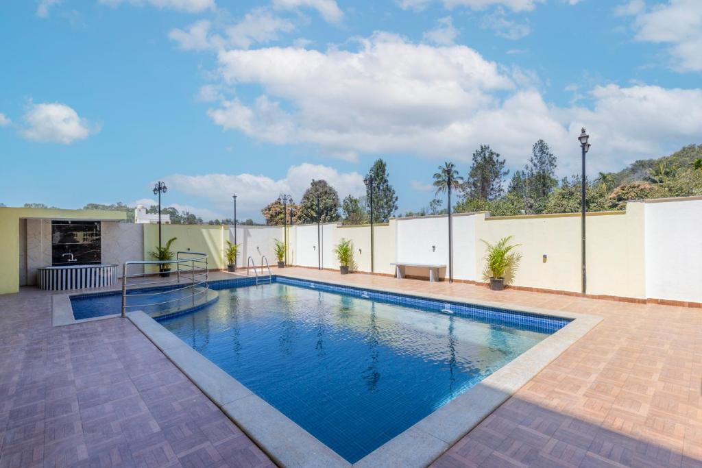 Treebo Premium Emerald Dove